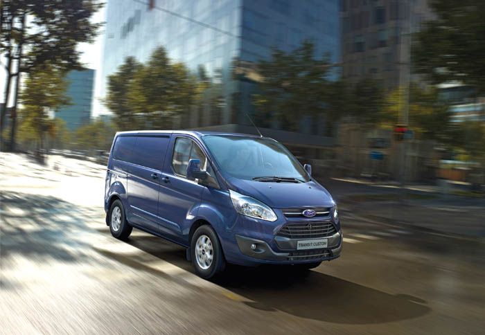 Το νέο Ford Transit θα προσφέρεται σε 3 εκδόσεις ενός diesel κινητήρα 2,2 λίτρων, ισχύος 100-155 ίππων.